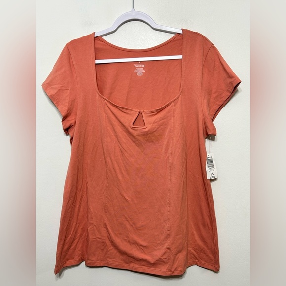 New! Torrid Foxy Notch Neck Cap Sleeve Shirt in Desert Sand Womens Size 3X - Picture 4 of 10